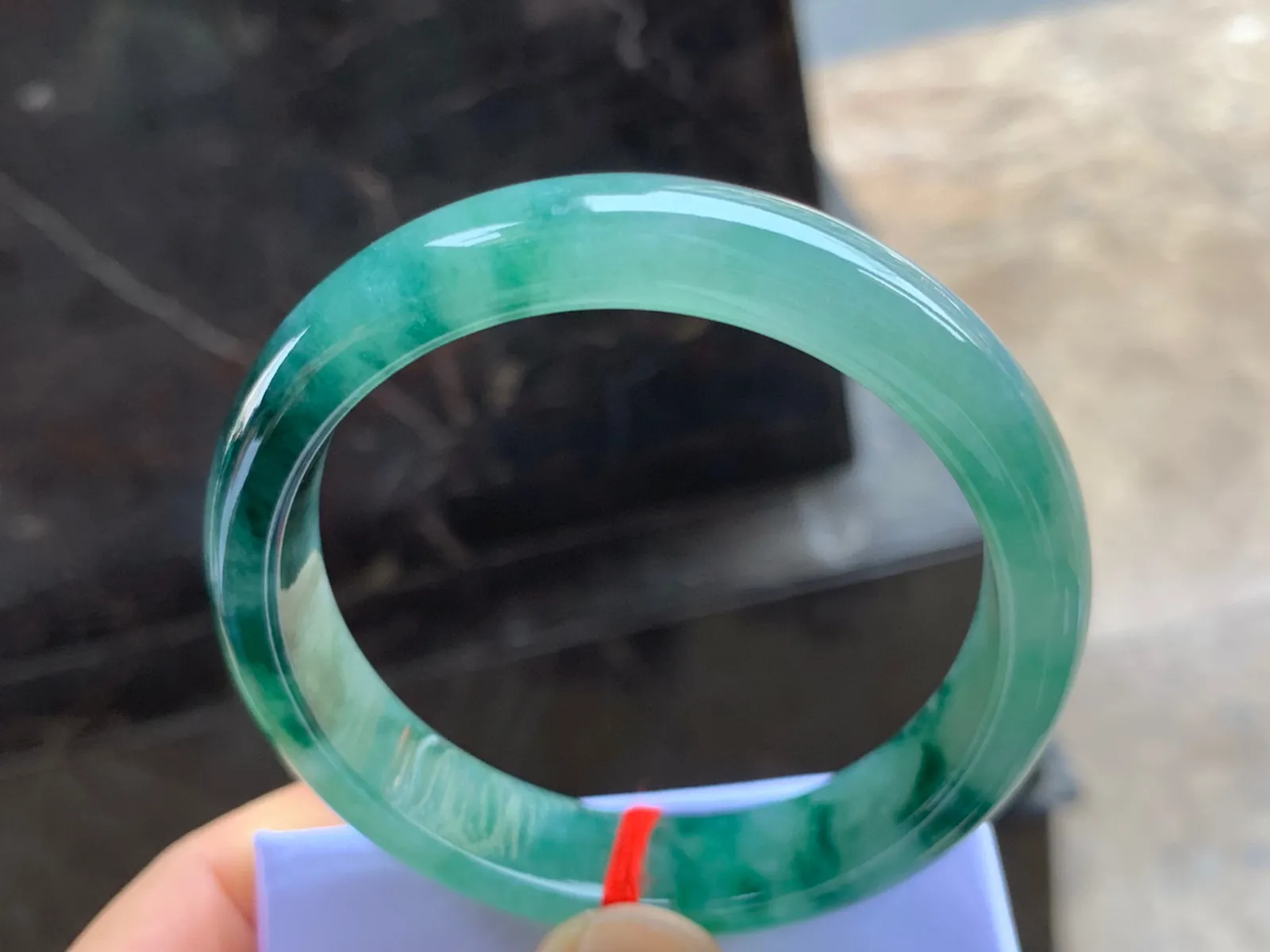 59-13-8mm
飘花手镯 种好水润 花色独特漂亮 大圈口