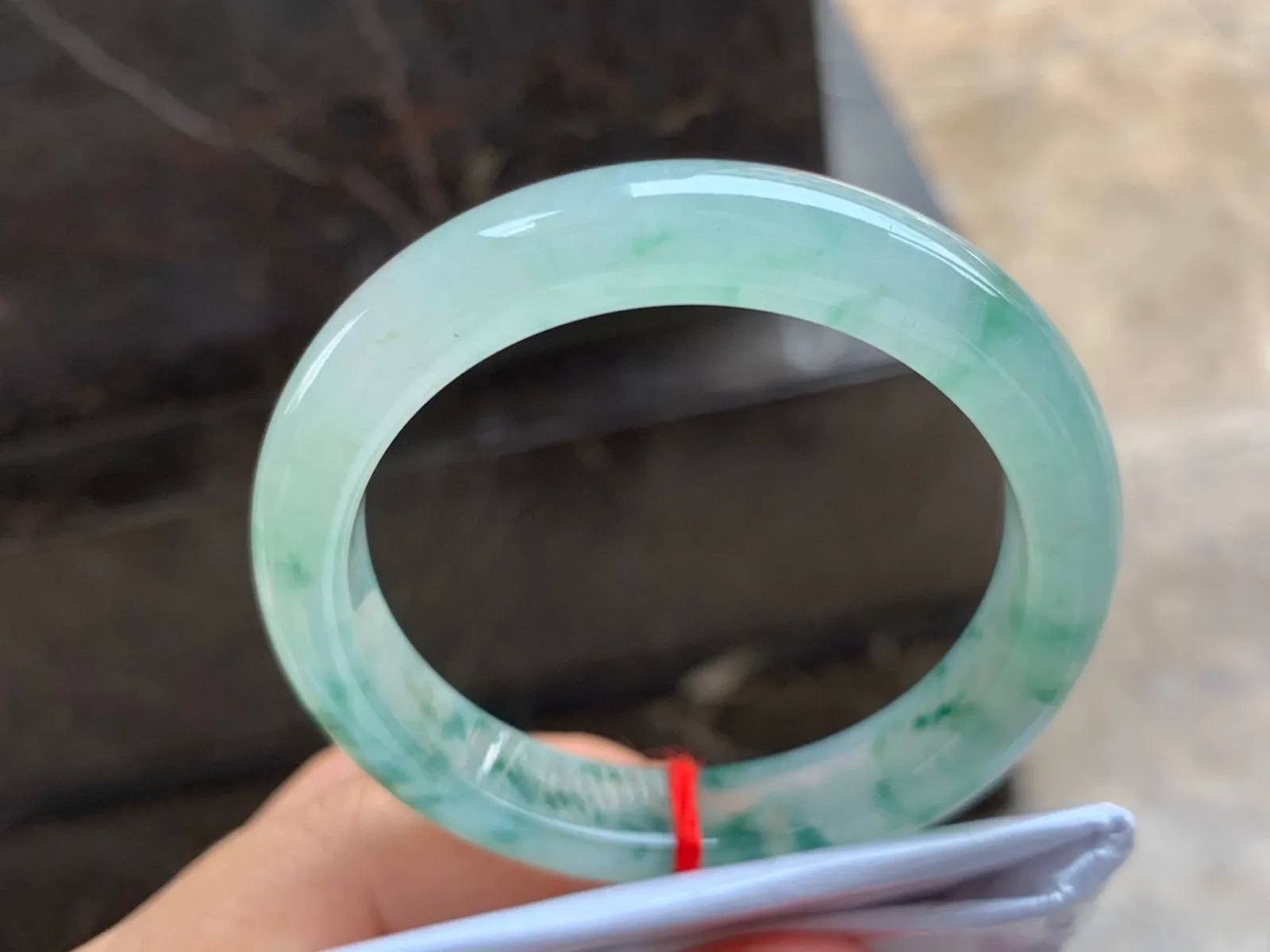 52.5-11-8mm
冰种飘花手镯 水润冰透 花色灵动