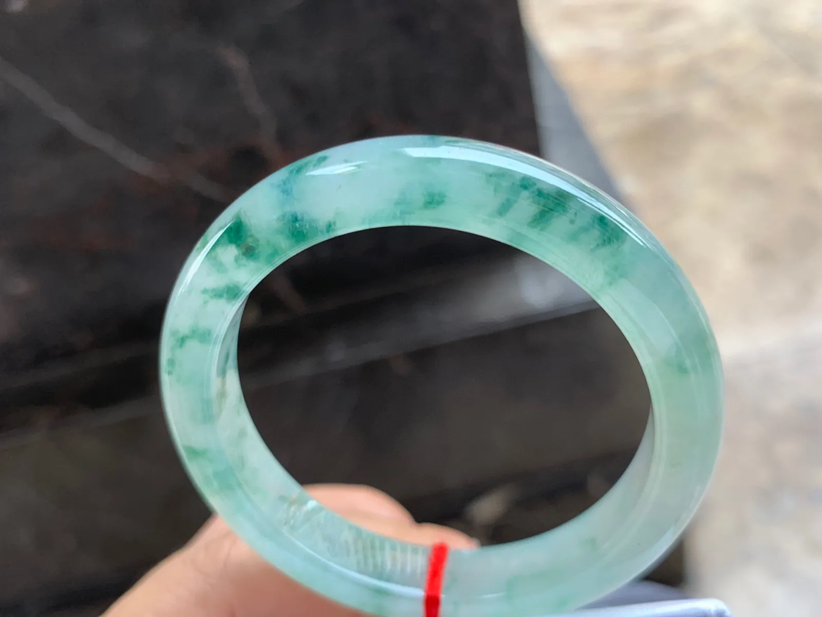 52.5-11-8mm
冰种飘花手镯 水润冰透 花色灵动