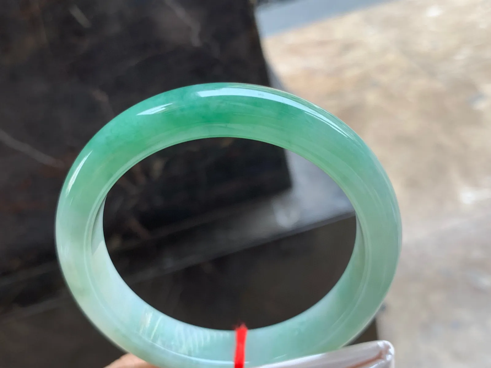 60-13-9mm
带色手镯 底子细腻 大圈口