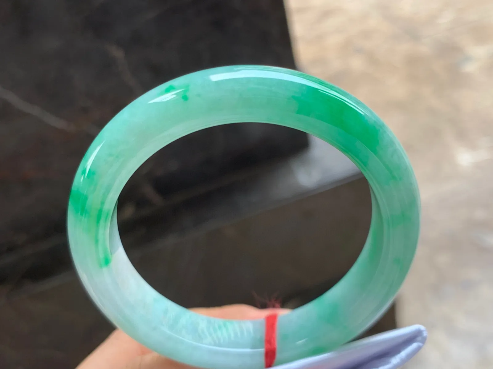 56.5-13-9mm
带色手镯 底子细腻