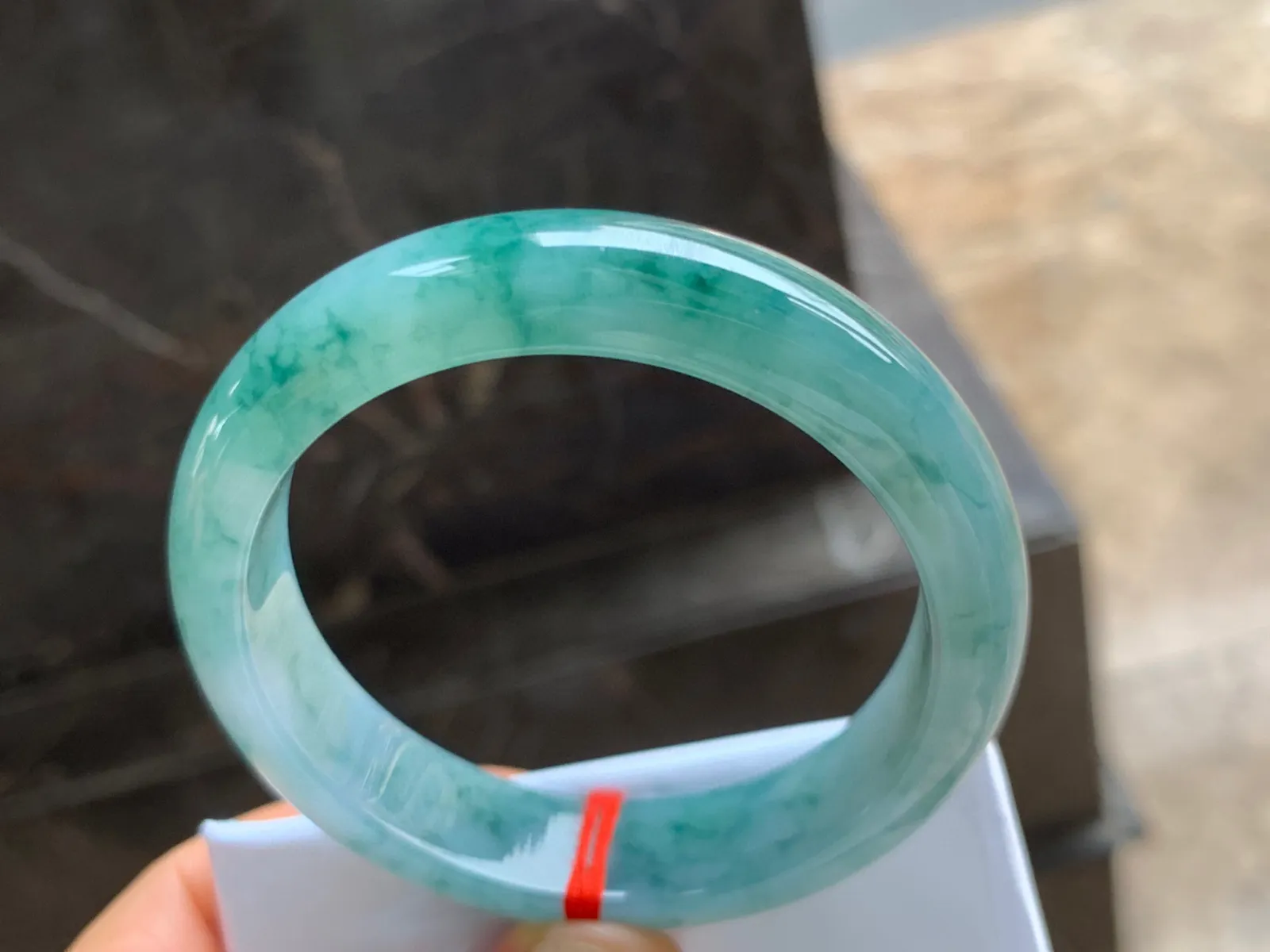 53.5-13-8mm
飘花手镯 底子细腻 花色独特 性价比推荐