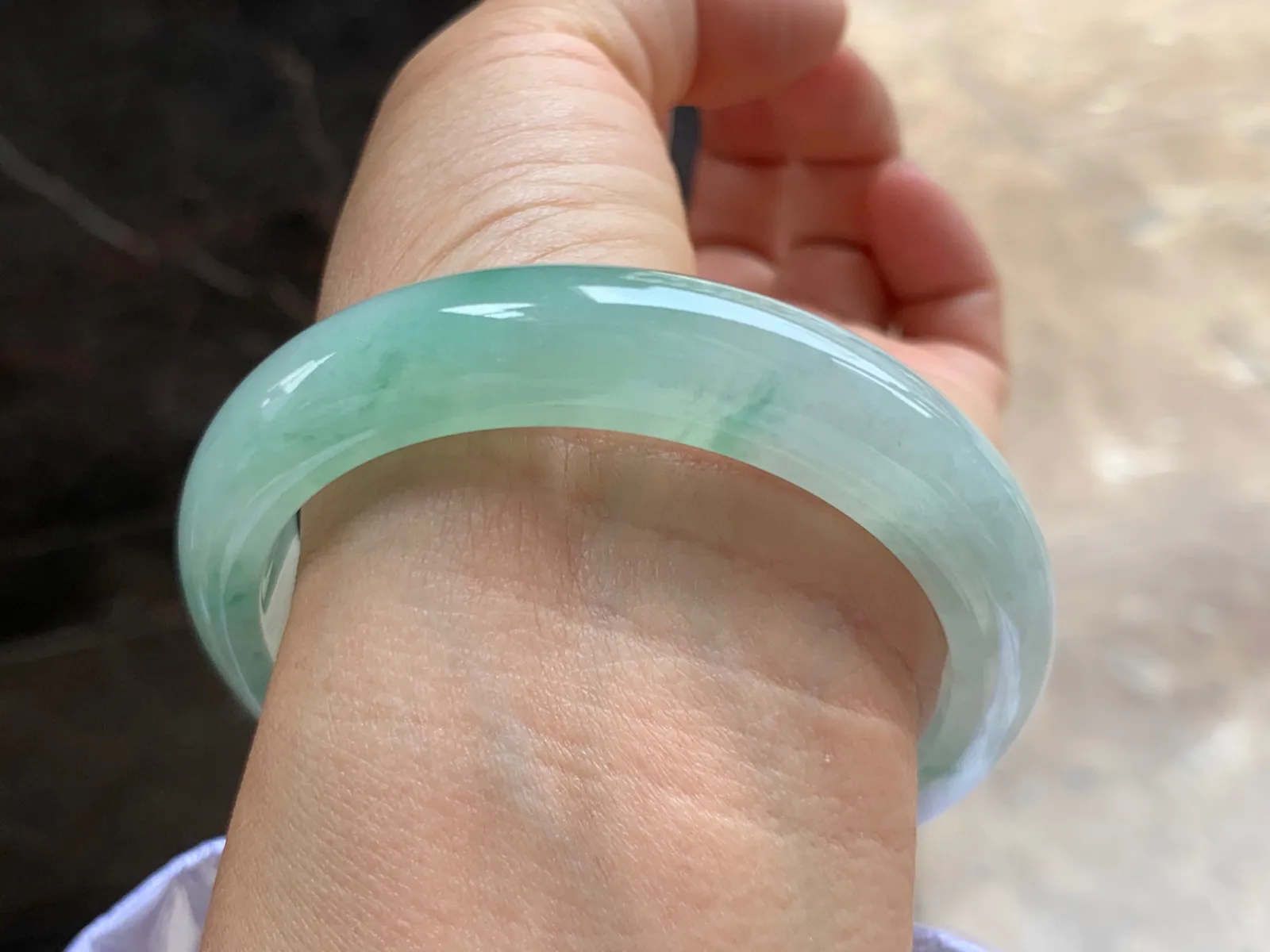 58-12.5-8mm
冰种绿花手镯 水润清新 上手漂亮