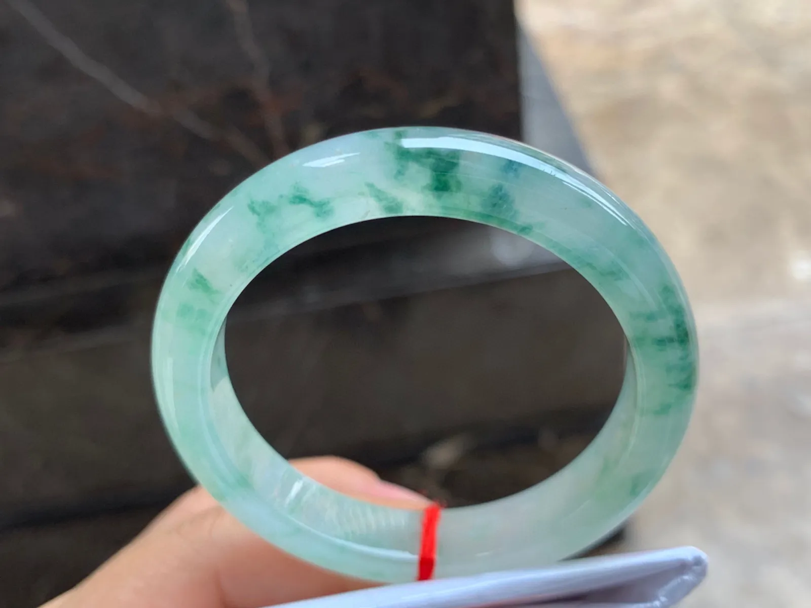 52.5-11-8mm
冰种飘花手镯 水润冰透 花色灵动
