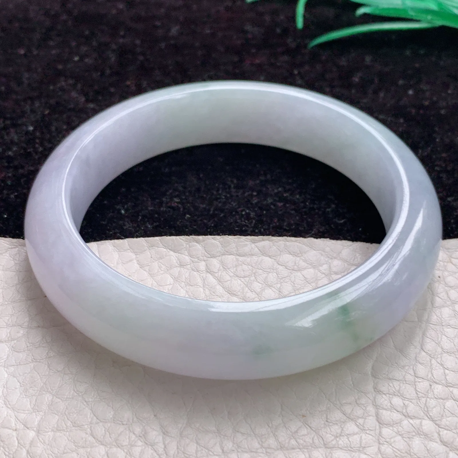 jx自然光59*14*9大圈口手镯缅甸A货翡翠淡春彩飘花平安镯 宽边正圈玉镯