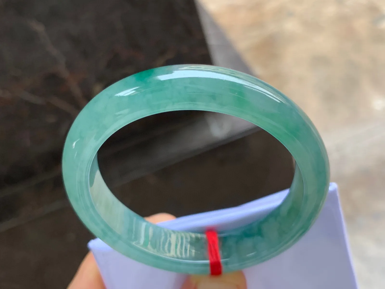 53-13.5-7.5mm
冰种飘花贵妃手镯 水润光泽 正圈51