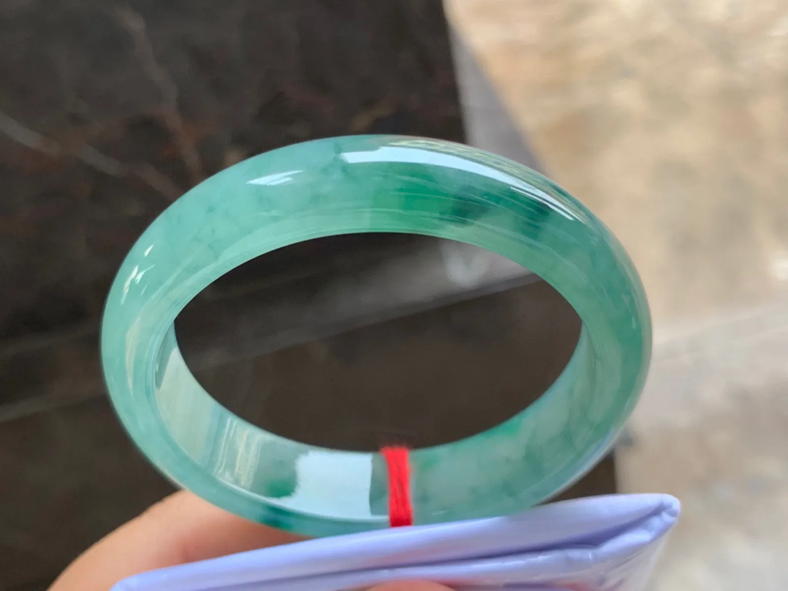 53-13.5-7.5mm
冰种飘花贵妃手镯 水润光泽 正圈51