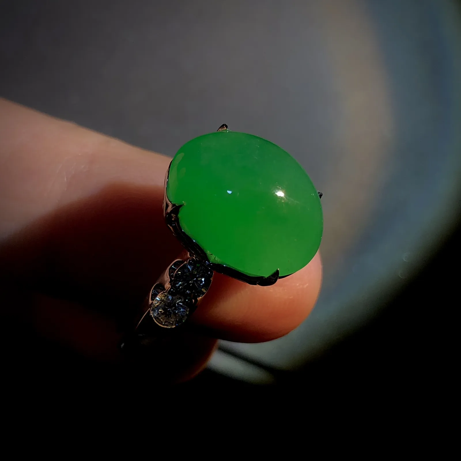 绿戒指，裸石14.6-12-7mm，
14#，18K金，南非钻，。
