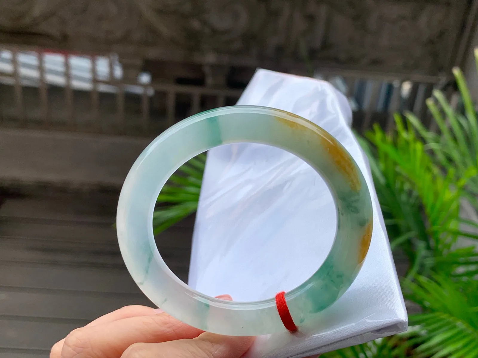 冰黄飘花福镯
独特53/10mm