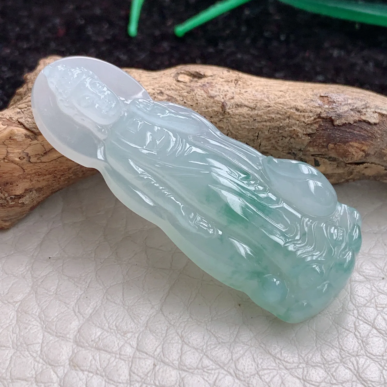 lz实拍43.5*16.6*6缅甸翡翠A货冰飘花自在观音 玉观音玉吊坠