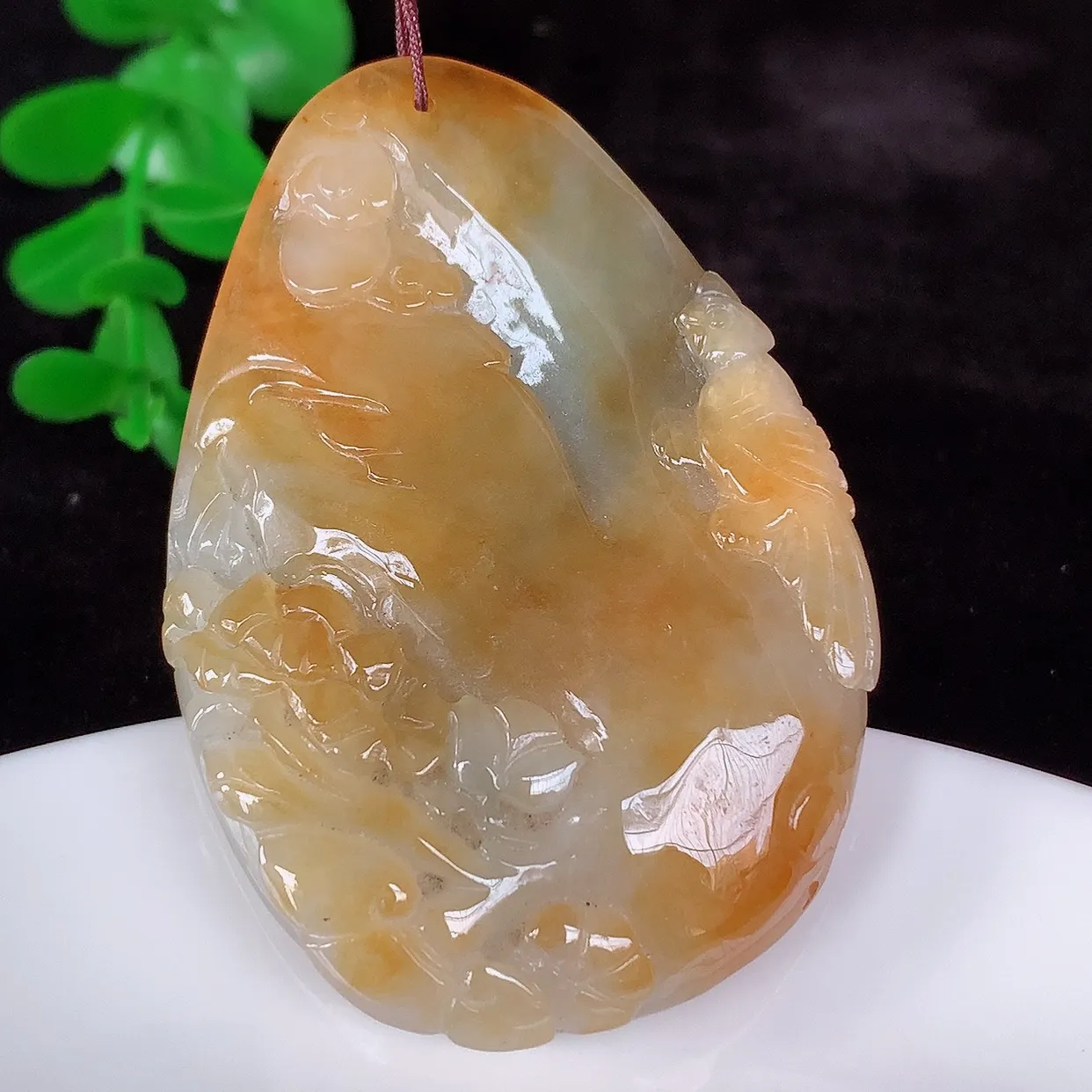 自然光实拍，冰润冰糯种红翡翡翠喜上眉梢吊坠，种老水足，翠色灵动，寓意美好， 佩戴时尚出众！#46.29