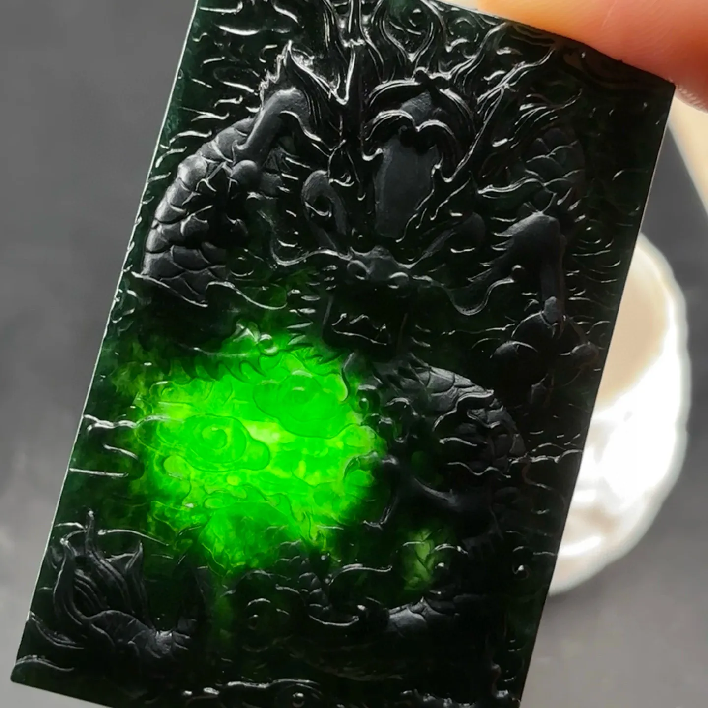 精品墨翠龙牌 黑度极好 打灯通透 油性十足 尺寸64.3