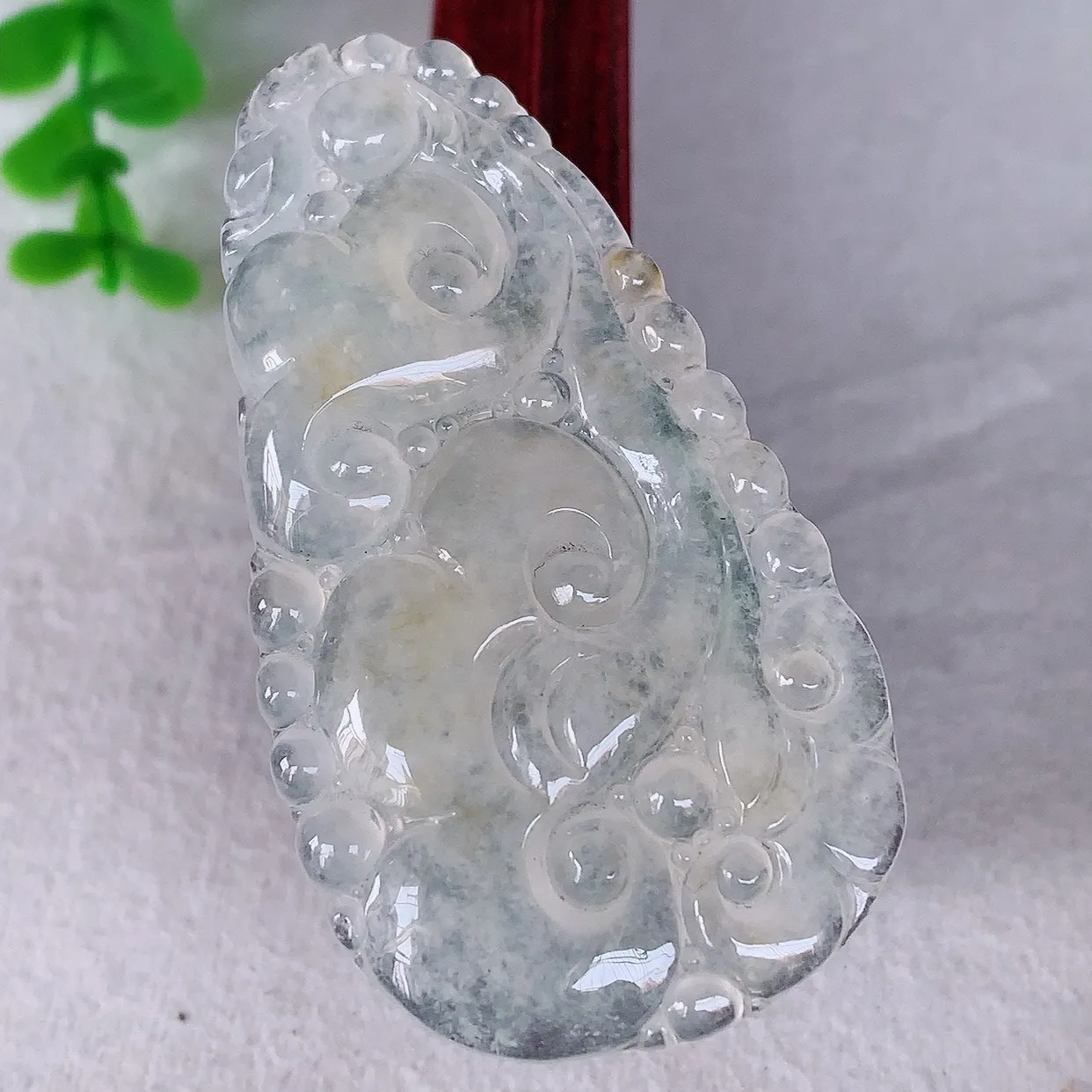 自然光实拍，大件冰种黄翡翡翠如意吊坠，翡翠如意，上身效果非常美，饱满大气，工艺美，万事如意， 如意一生 #46.29