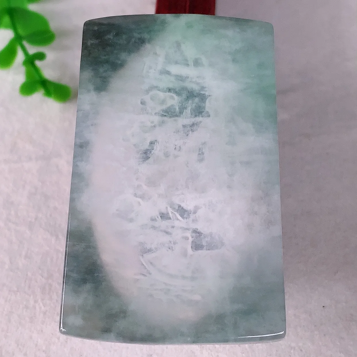 自然光实拍，大件冰润冰种翡翠山水牌吊坠，翡翠山水，立体生动形象，山水素材布局合理，意境感佳，佩戴上身效果更高贵 #60.3
