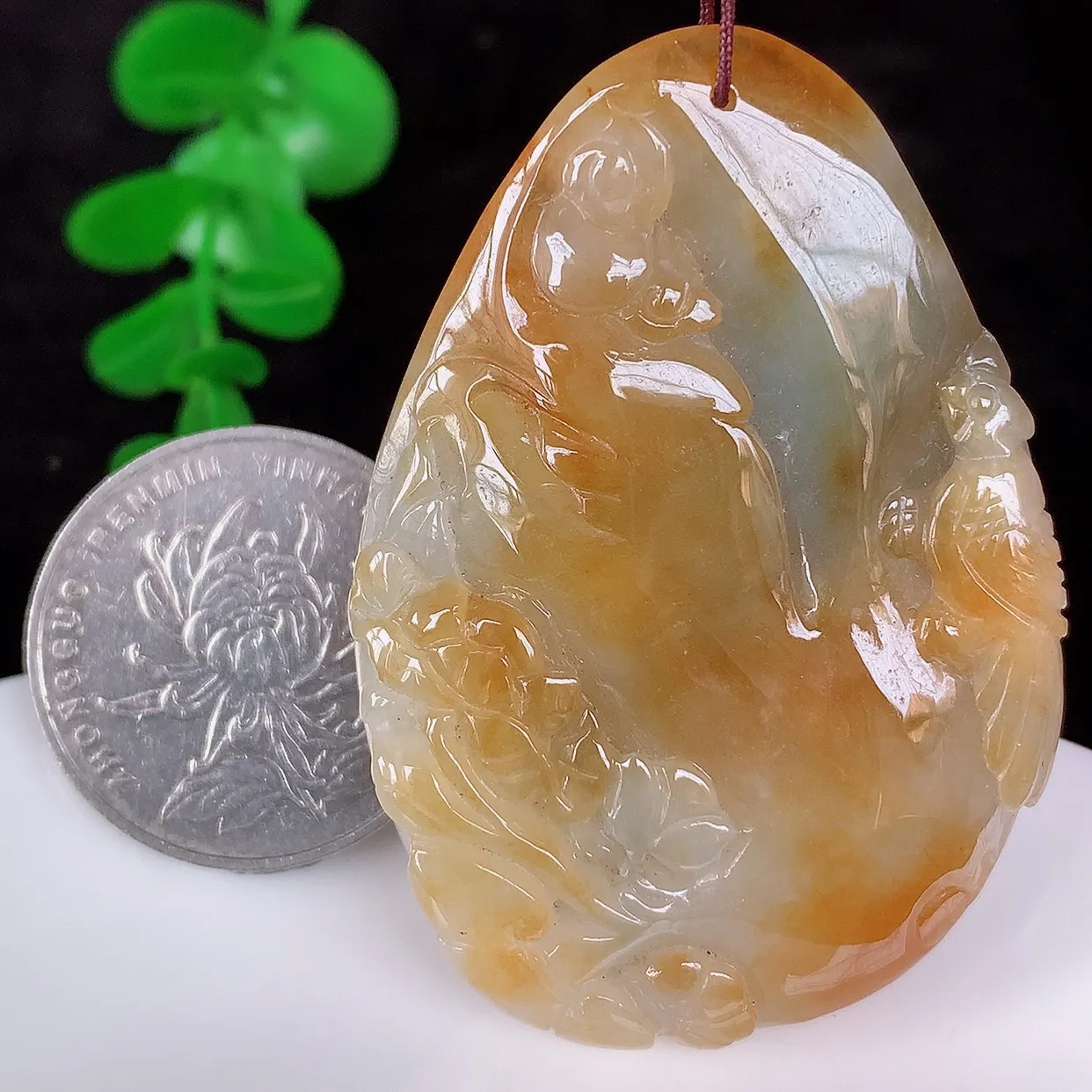 自然光实拍，冰润冰糯种红翡翡翠喜上眉梢吊坠，种老水足，翠色灵动，寓意美好， 佩戴时尚出众！#46.29