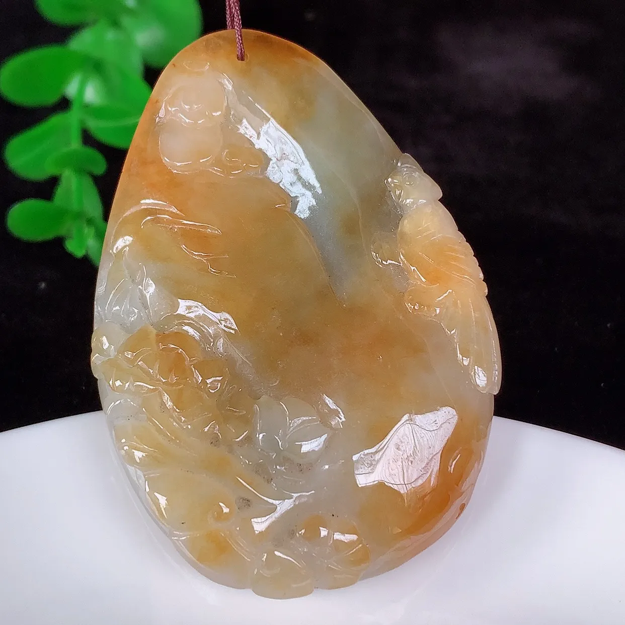 自然光实拍，冰润冰糯种红翡翡翠喜上眉梢吊坠，种老水足，翠色灵动，寓意美好， 佩戴时尚出众！#46.29