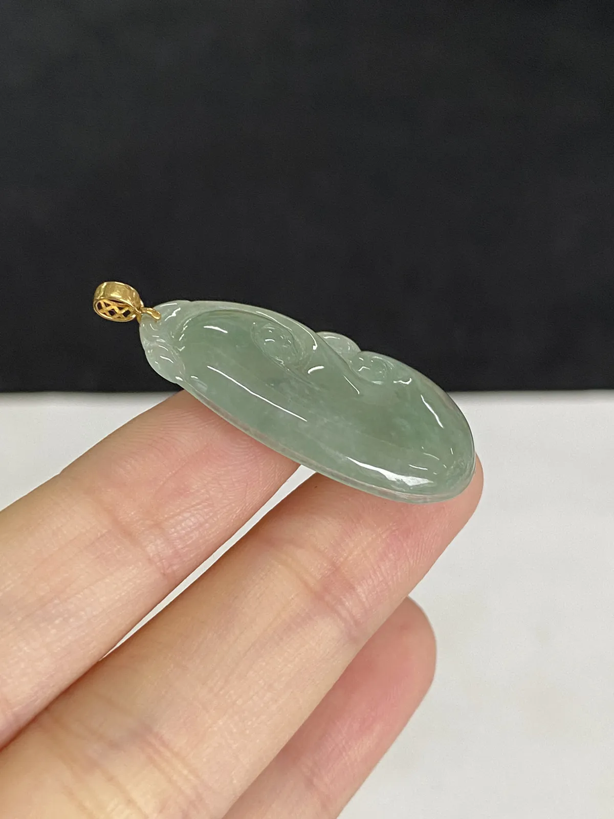 翡翠冰糯种绿色如意，印记：G18K
