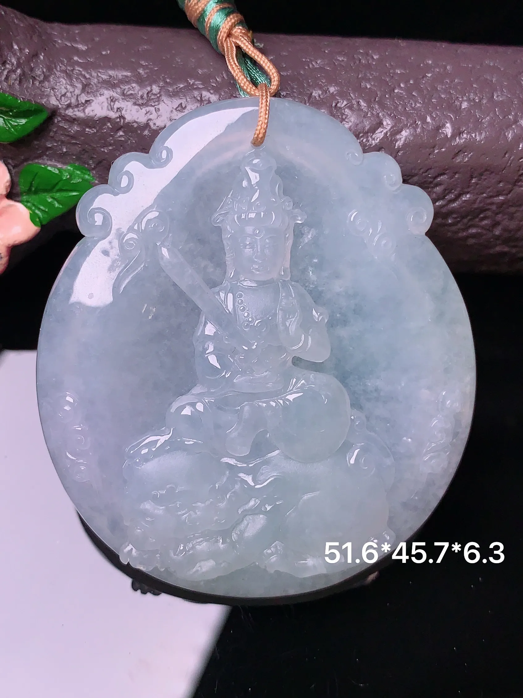 冰种文殊菩萨吊坠 玉质细腻 色泽清新艳丽 整体尺寸51.6*45.7*6.3