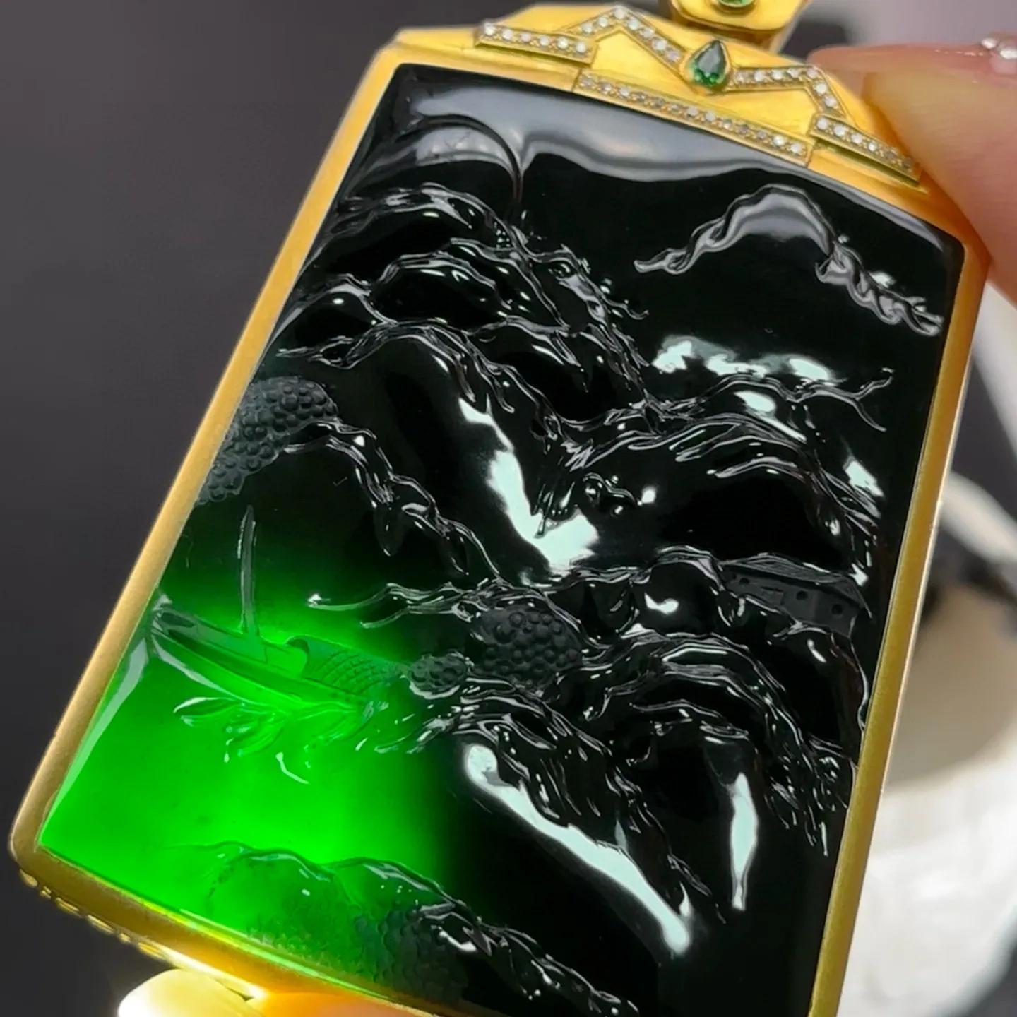 墨翠山水牌 种好色正 黑度极好 打灯通透 油性十足