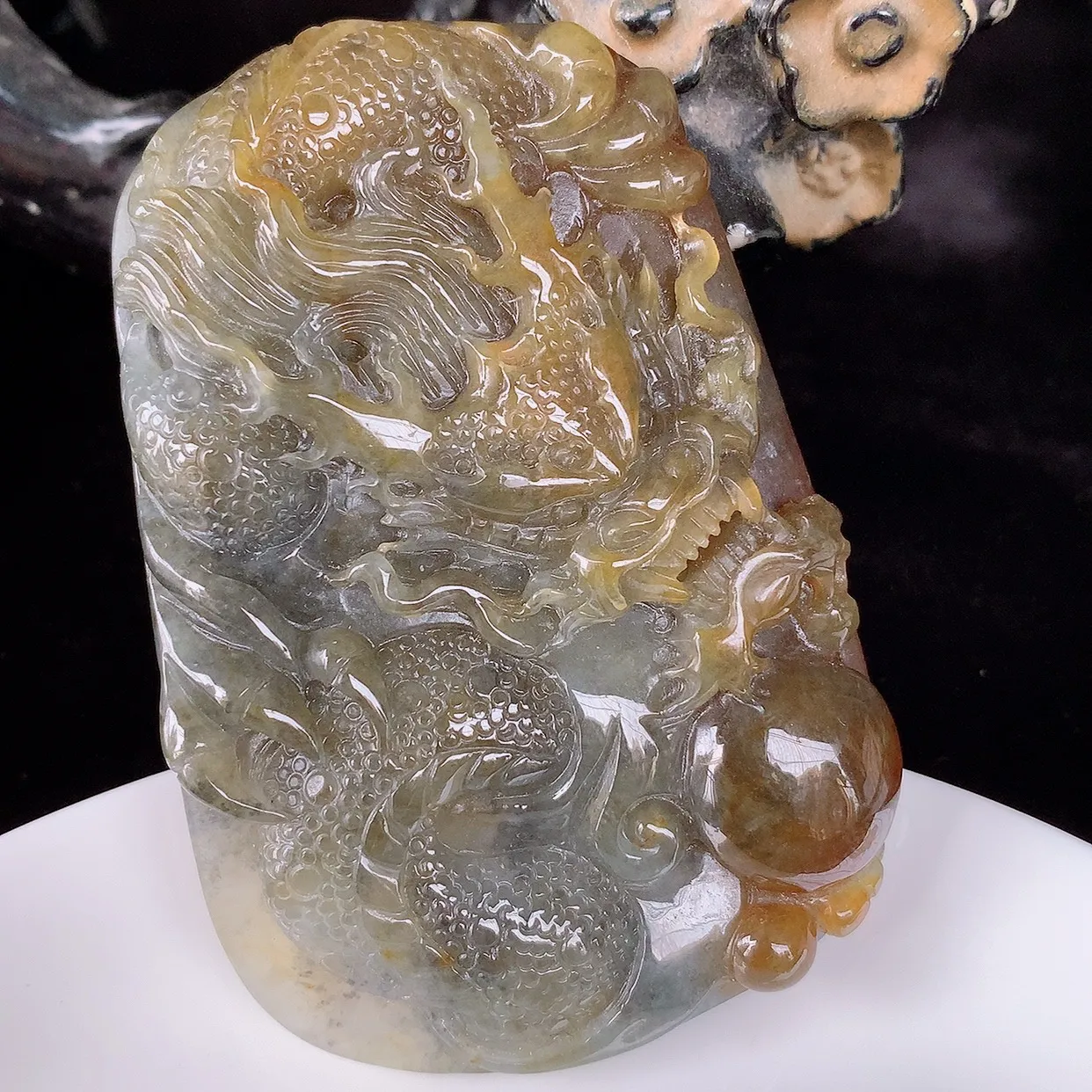 自然光实拍，大件厚装乌鸡种冰糯种翡翠精雕龙腾盛世、龙牌吊坠，种水好，雕工立体精致，佩戴霸气时尚！#6