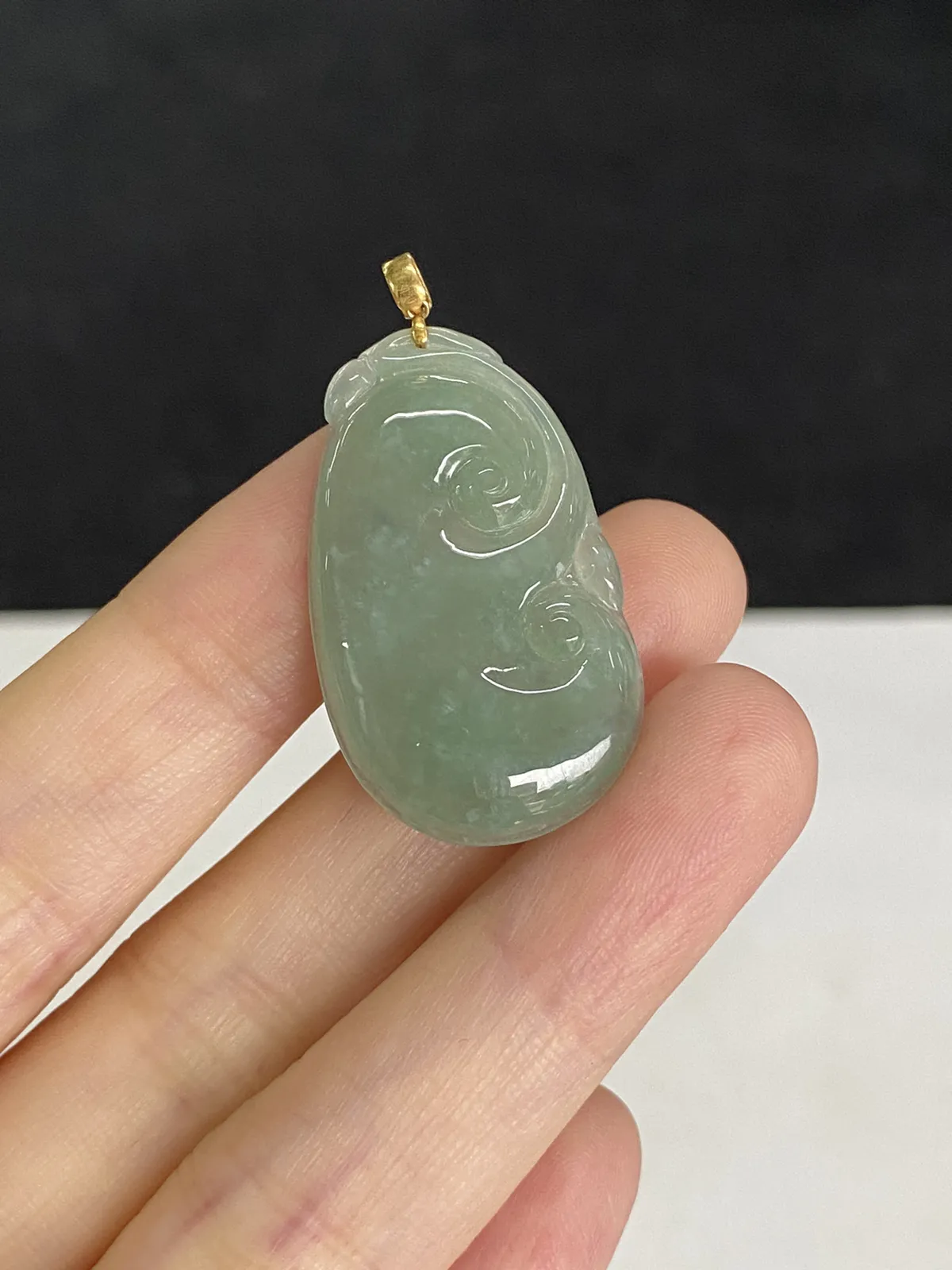 翡翠冰糯种绿色如意，印记：G18K