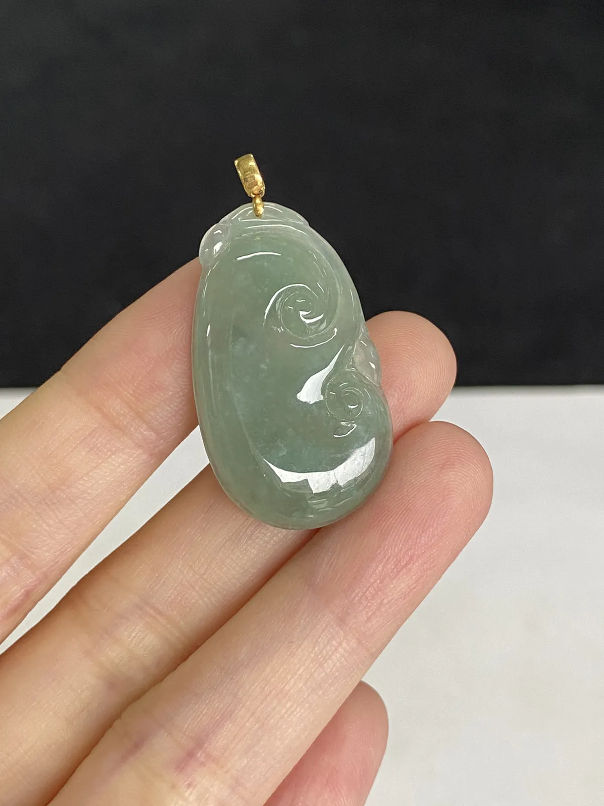翡翠冰糯种绿色如意，印记：G18K