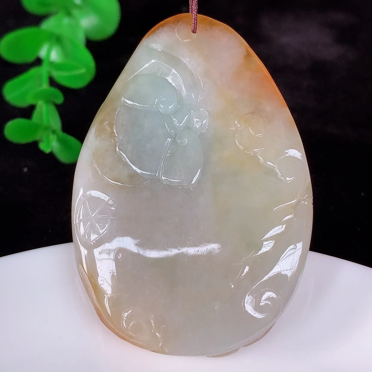 自然光实拍，冰润冰糯种红翡翡翠喜上眉梢吊坠，种老水足，翠色灵动，寓意美好， 佩戴时尚出众！#46.29
