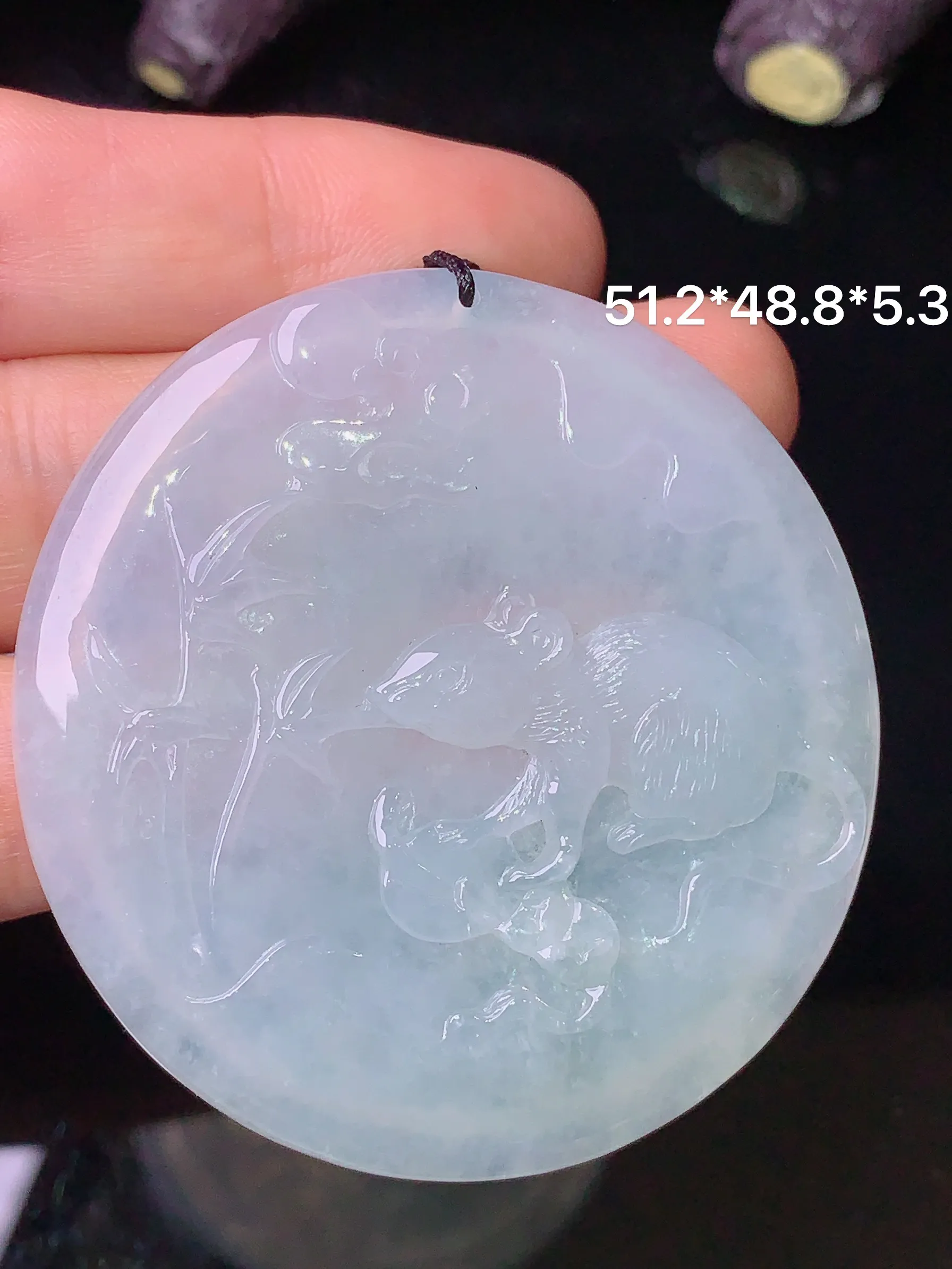 冰种生肖鼠吊坠 玉质细腻 色泽清新艳丽 整体尺寸51.2*48.8*5.3
