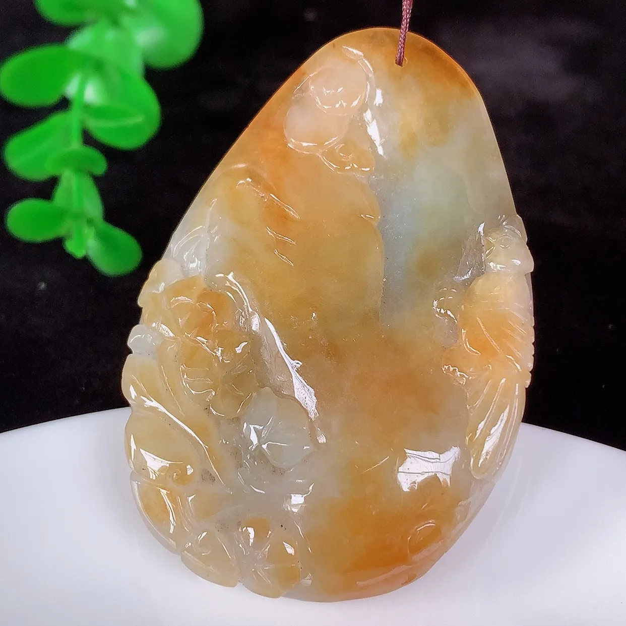 自然光实拍，冰润冰糯种红翡翡翠喜上眉梢吊坠，种老水足，翠色灵动，寓意美好， 佩戴时尚出众！#46.29