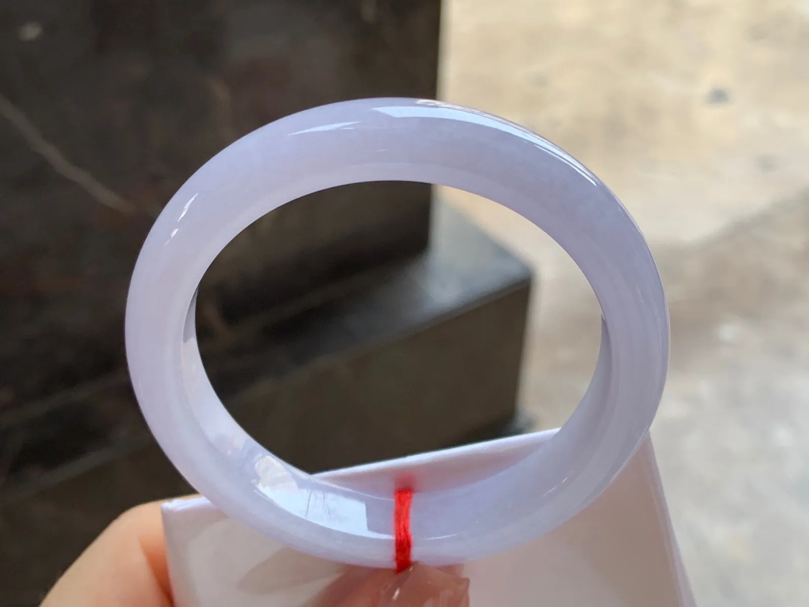 春色手镯
尺寸：53.5-10.9-8mm
肉质细腻干净～水润清秀