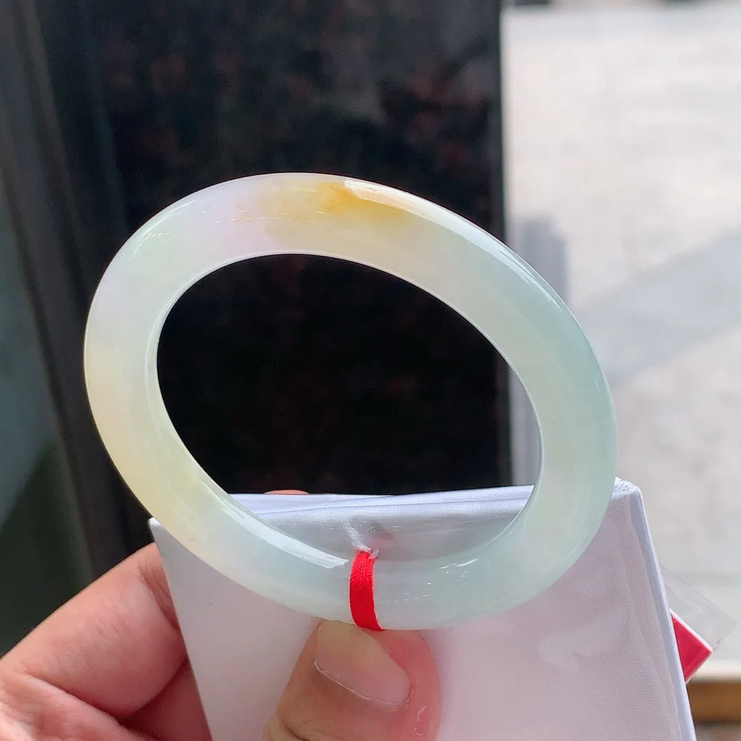 圆条高冰黄翡 无瑕 尺寸:52.1/9.5 种色俱佳️️