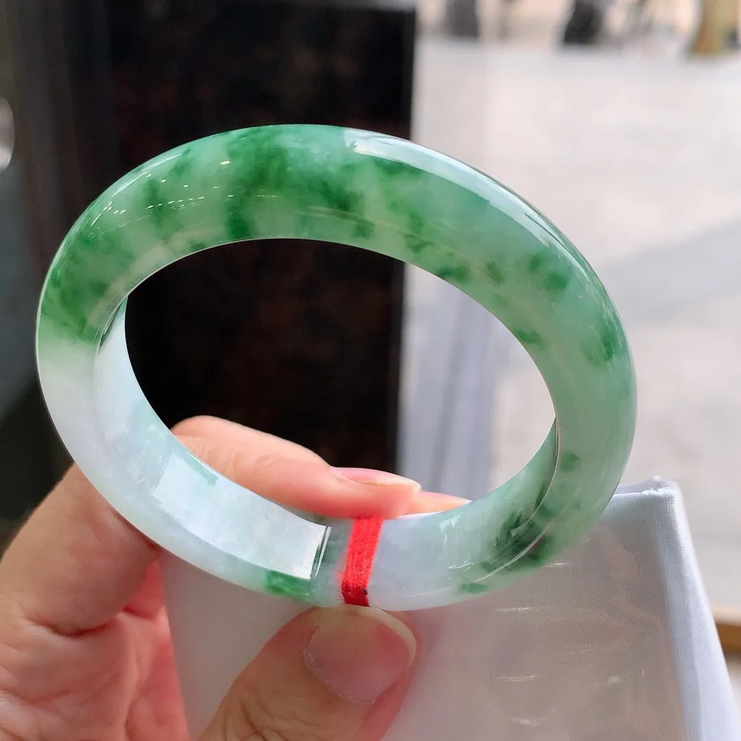 正圈冰糯飘花 无瑕 尺寸:53.9/12.9/8.6 花美