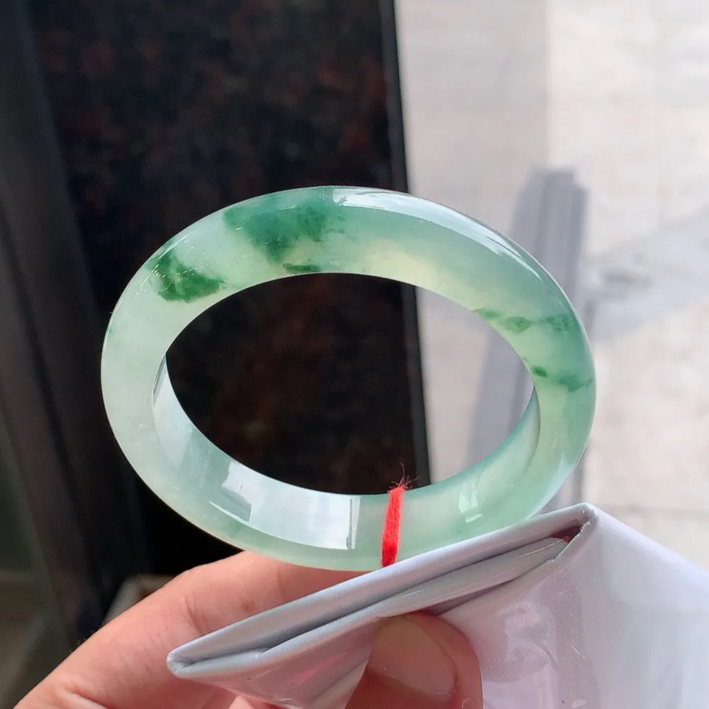 正圈高冰飘花 一丝色根 尺寸:55.9/13/8.4 花美 种水好️️