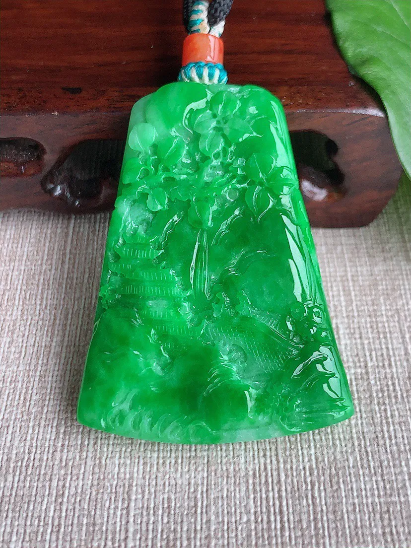 缅甸a货翡翠ddj老坑冰种飘阳绿意境山水牌吊坠  整体49.6×36.4×6.2mm 26.67