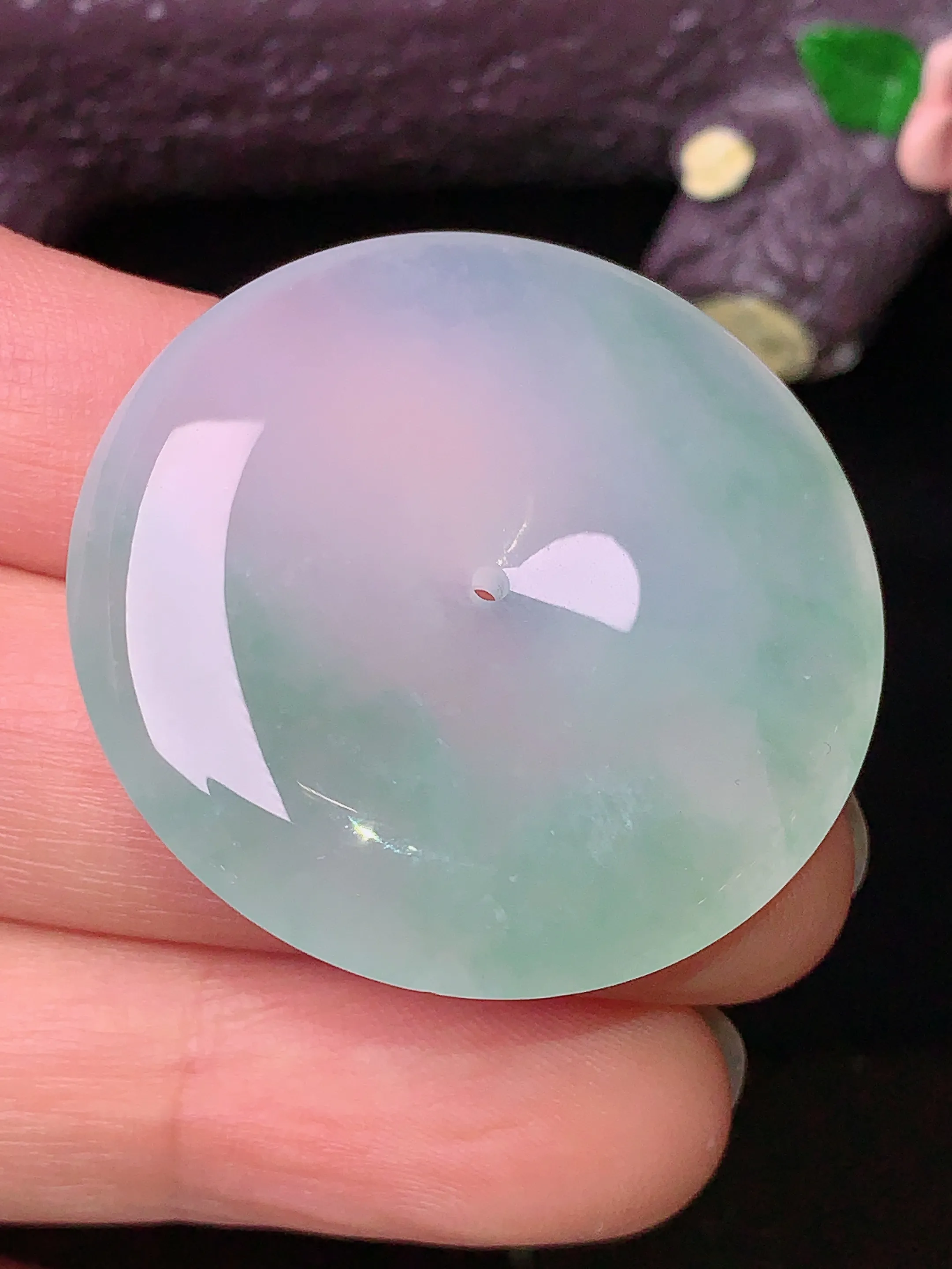 冰种飘绿平安扣吊坠 玉质细腻 色泽清新艳丽 整体尺寸34.5*6.3