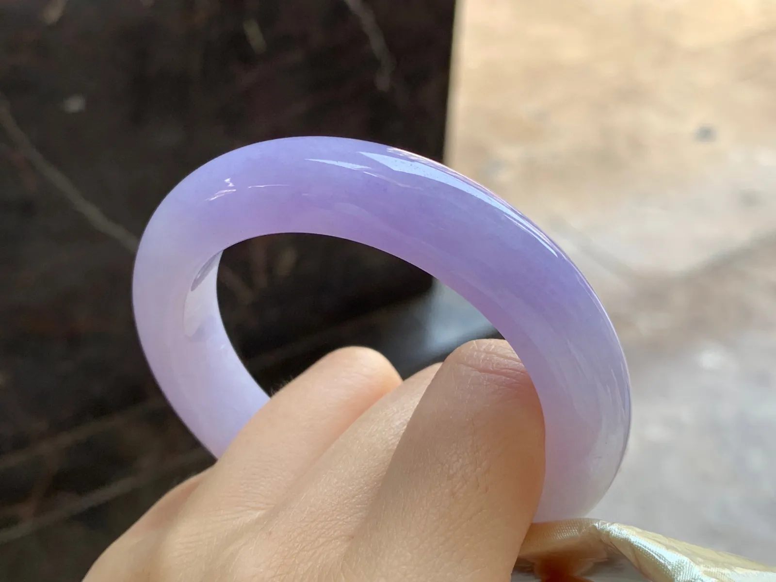 紫罗兰手镯
尺寸：54-12.3-10mm
底子细腻干净～颜色浓郁 上手好看
