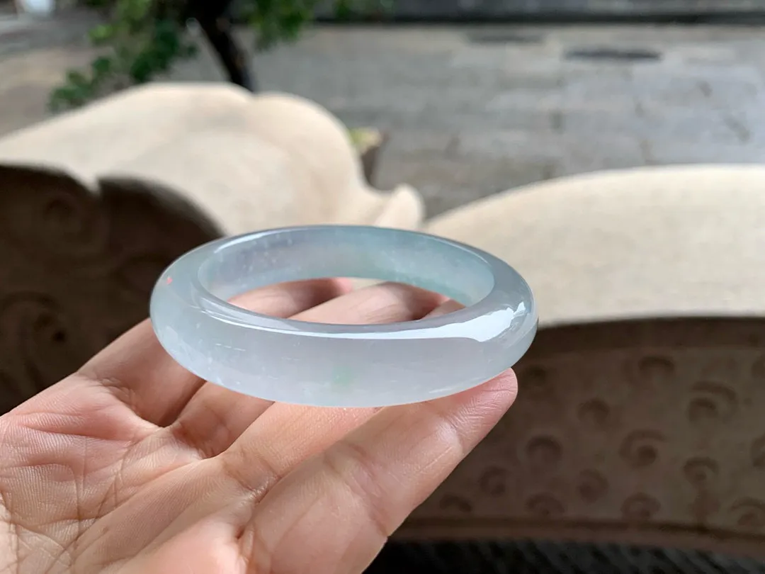 正圈老坑玻璃种阳绿 无瑕 尺寸:52.5/11.7/8.7 种水好 起刚光️️