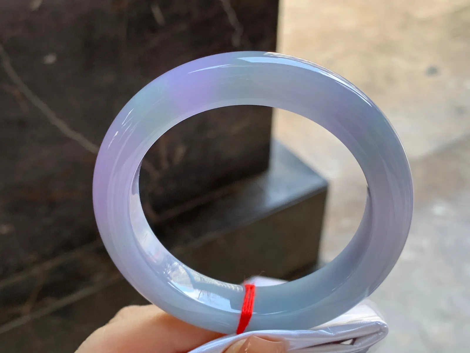 紫罗兰手镯
尺寸：55.7-11.7-9.9mm
底子细腻干净～颜色浓郁 上手漂亮