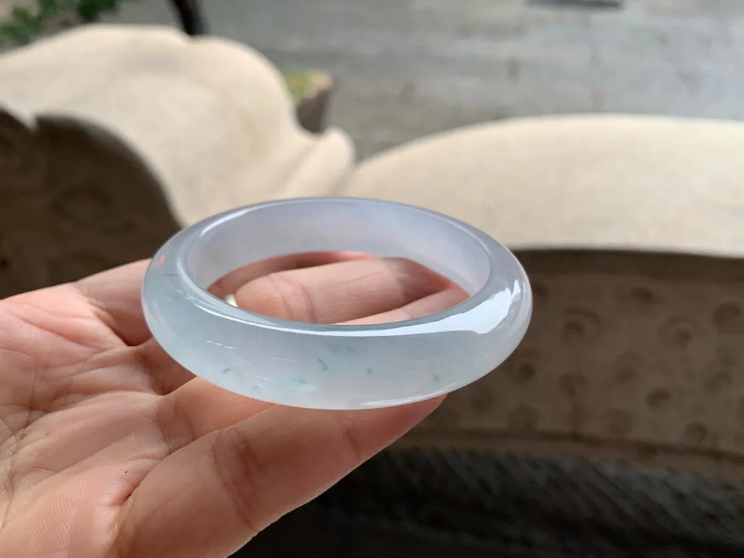 正圈  稍带天然棉根 不影响 尺寸:53.1/12.3/8.3  荧光闪闪 冰透起刚光 高品质 