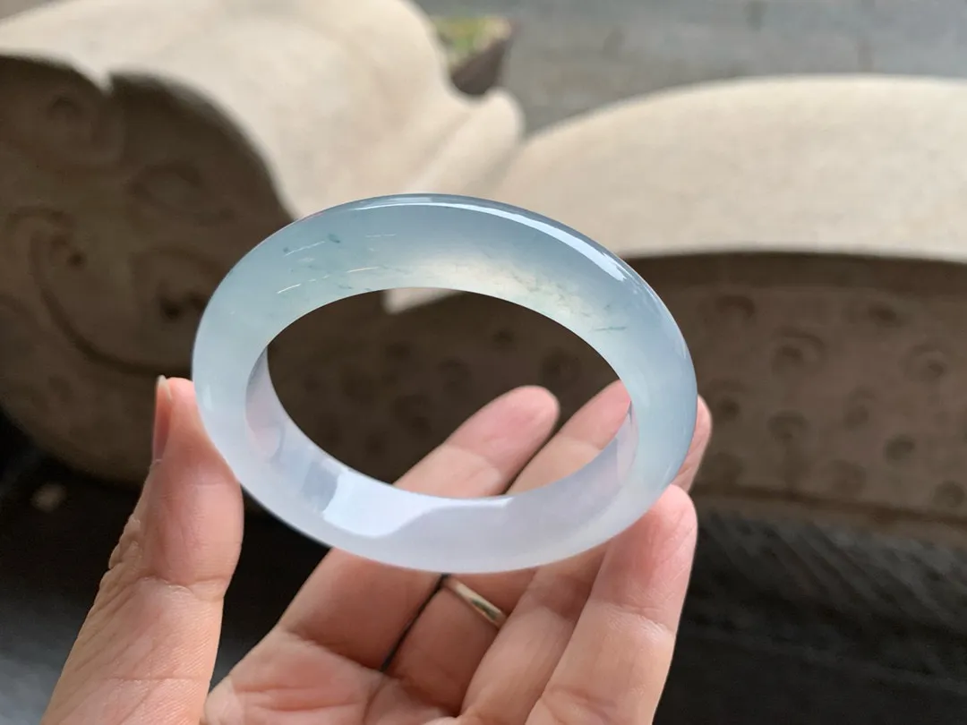正圈  稍带天然棉根 不影响 尺寸:53.1/12.3/8.3  荧光闪闪 冰透起刚光 高品质 