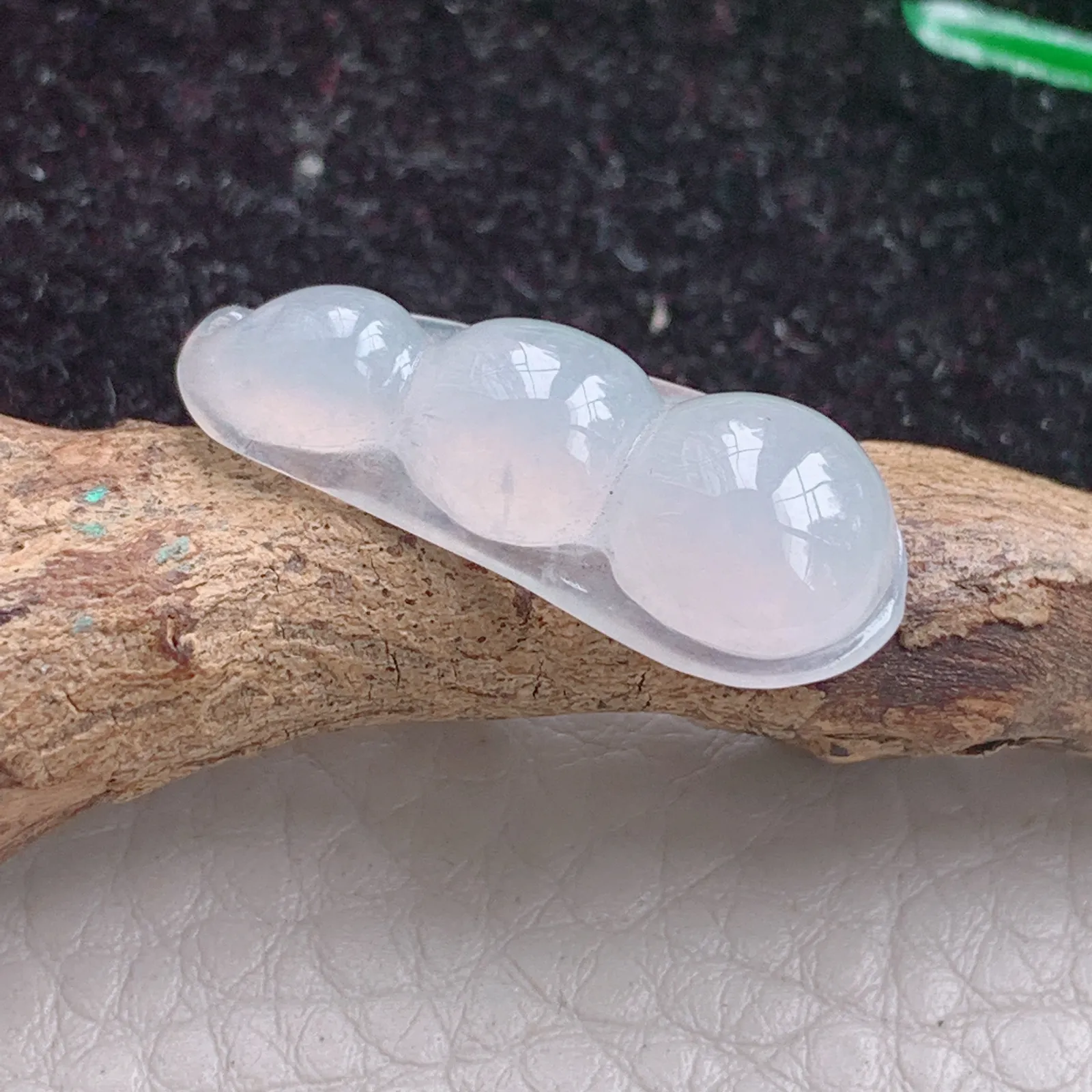 mf实拍27*11.2*5.6缅甸翡翠A货冰胶纯美饱满平安豆 豆荚玉吊坠