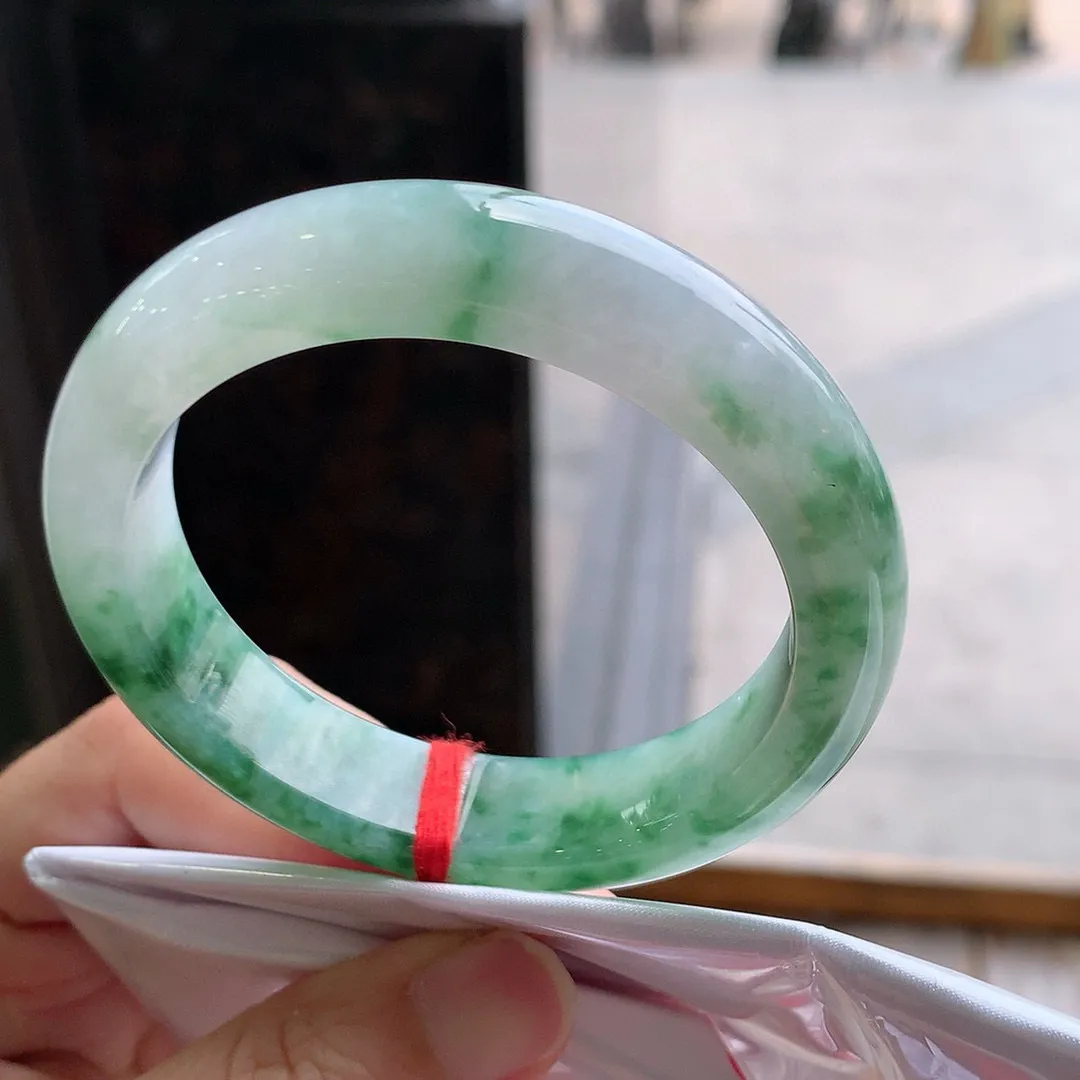 正圈冰糯飘花 无瑕 尺寸:53.9/12.9/8.6 花美