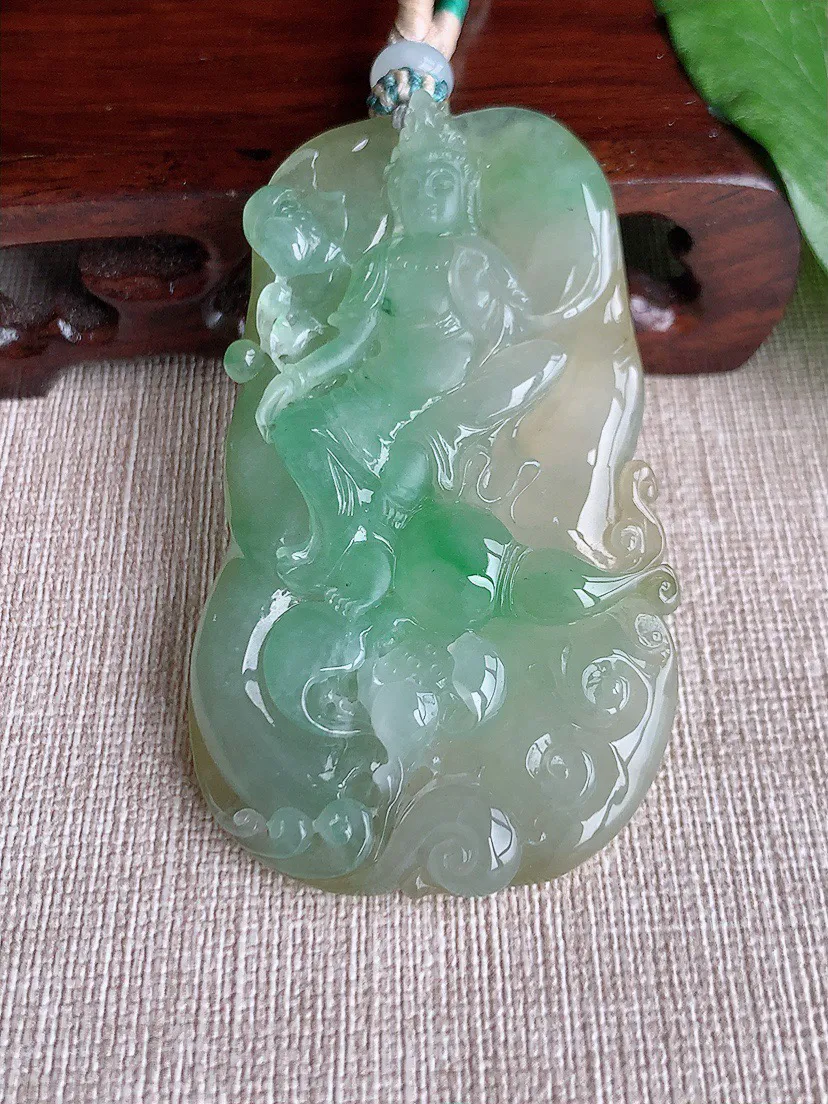 缅甸a货翡翠ddj老坑冰种黄加绿双彩大势至菩萨吊坠  整体66×39.3×9mm 46.00