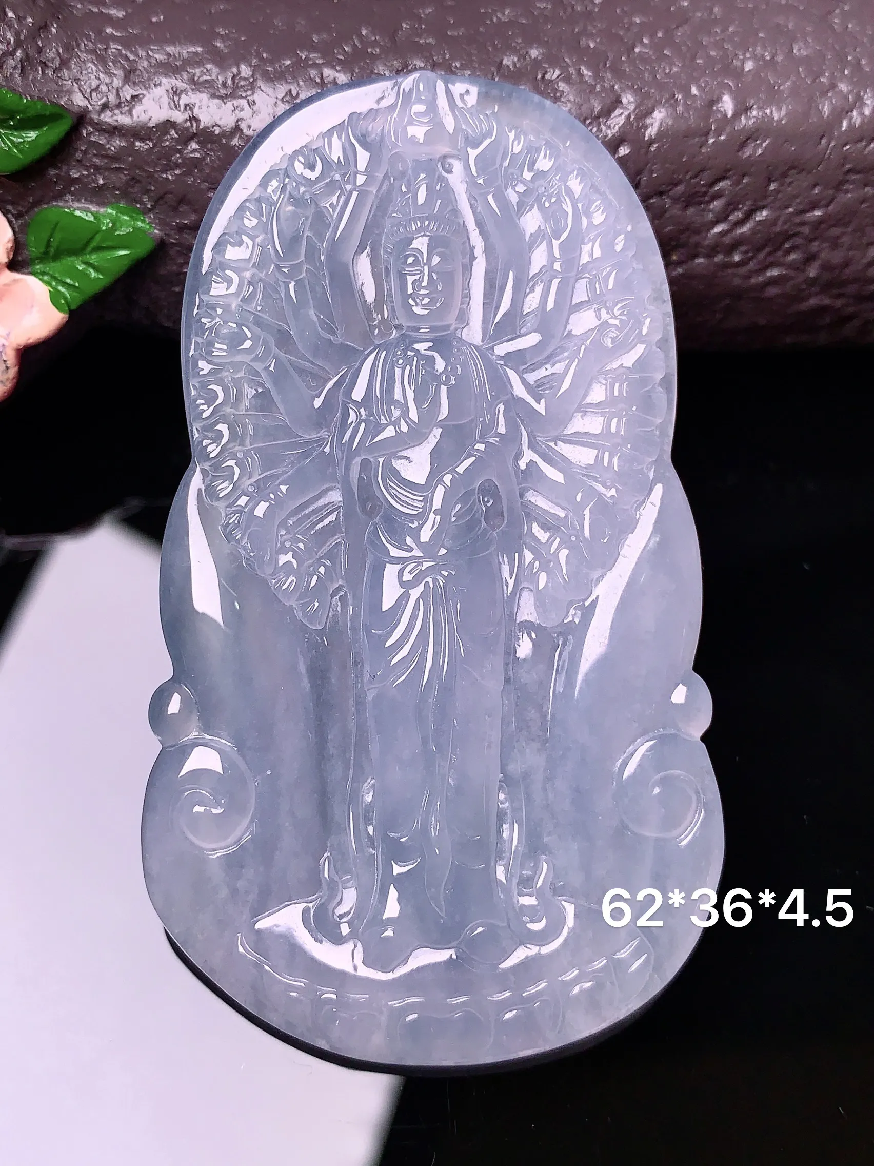冰种千手观音吊坠 玉质细腻 色泽清新艳丽 整体尺寸62*36*4.5