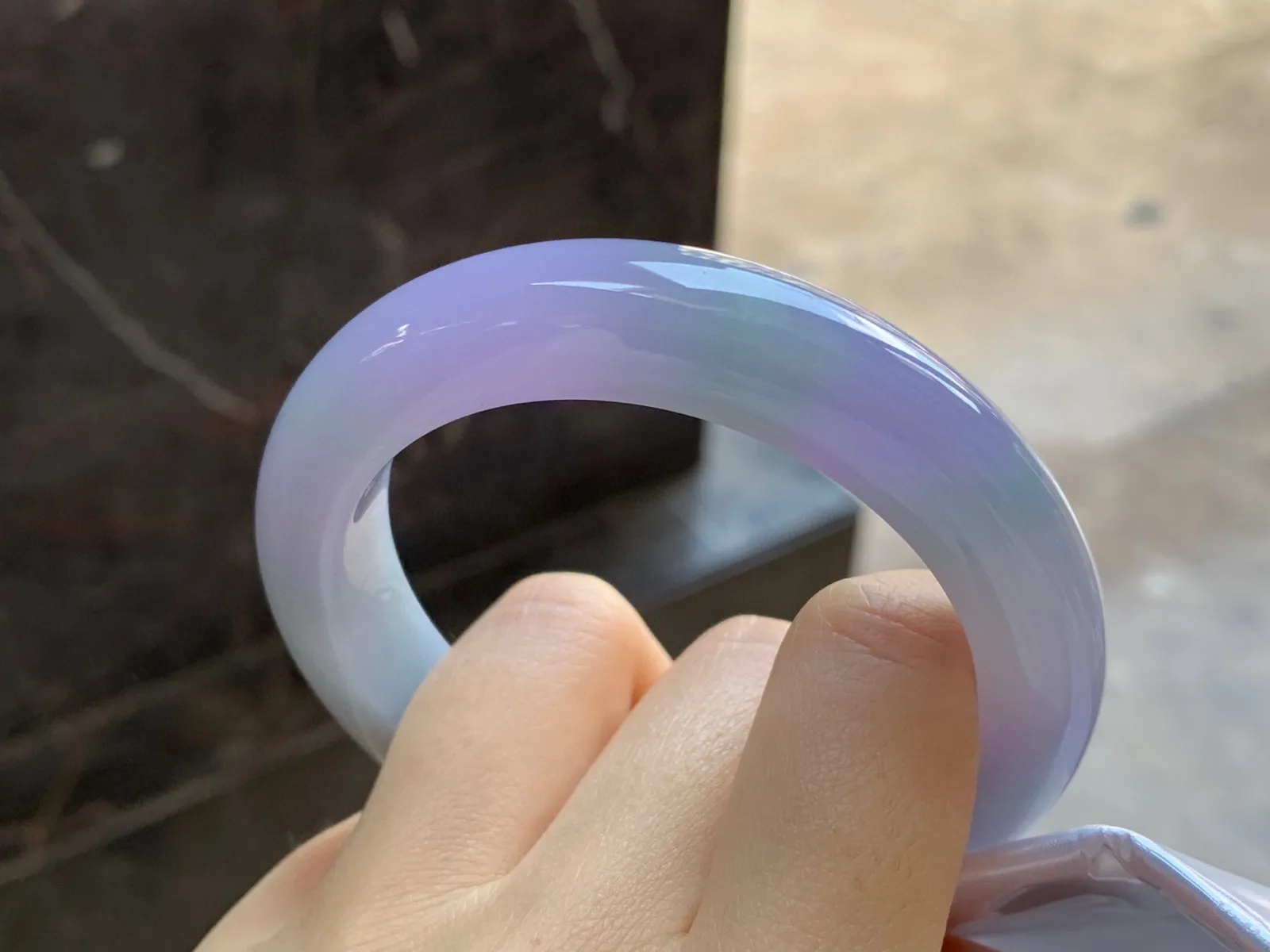 紫罗兰手镯
尺寸：55.7-11.7-9.9mm
底子细腻干净～颜色浓郁 上手漂亮