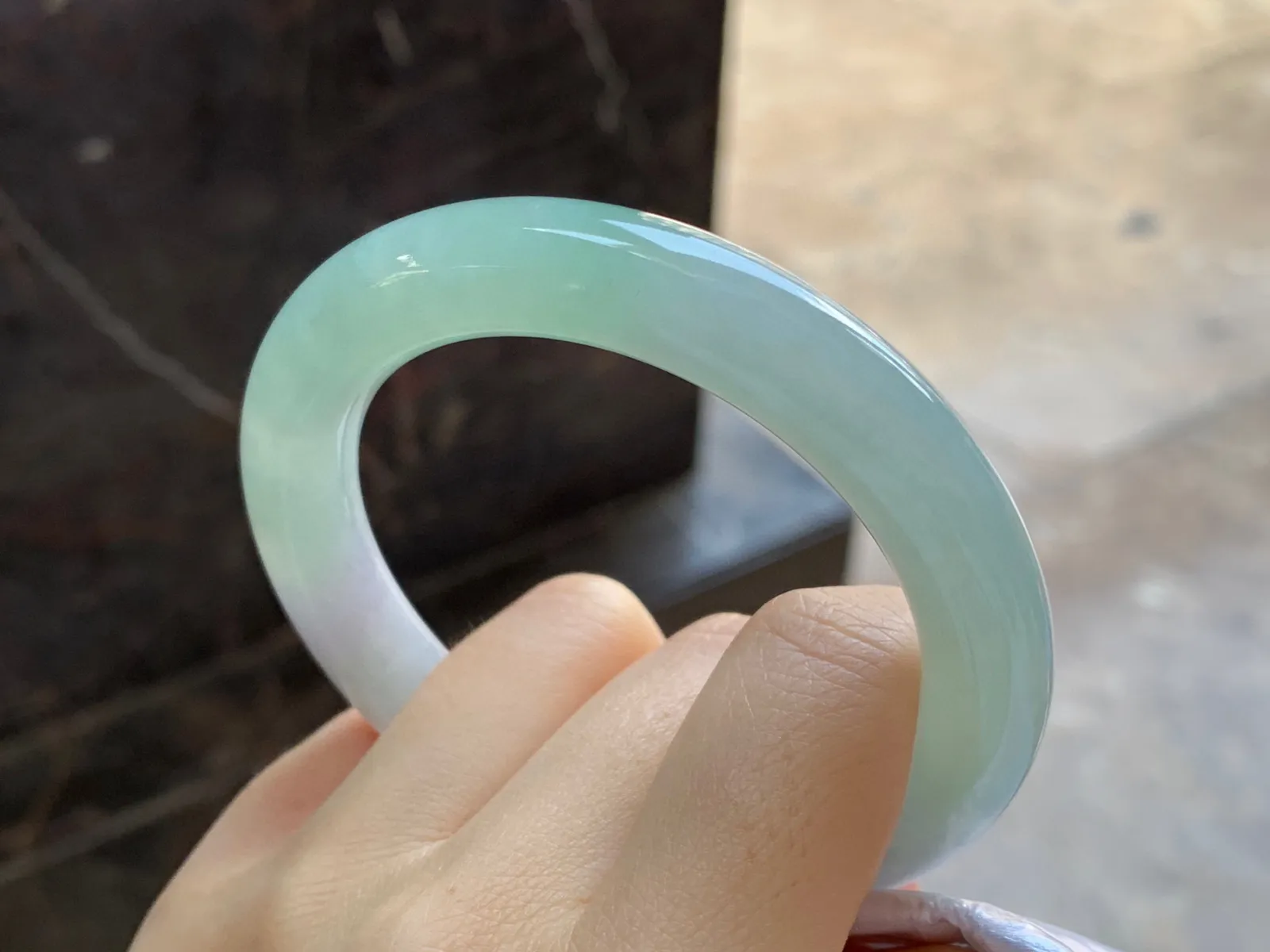 晴水圆条手镯
尺寸：56-10.8mm
水润十足～小清新 上手好看