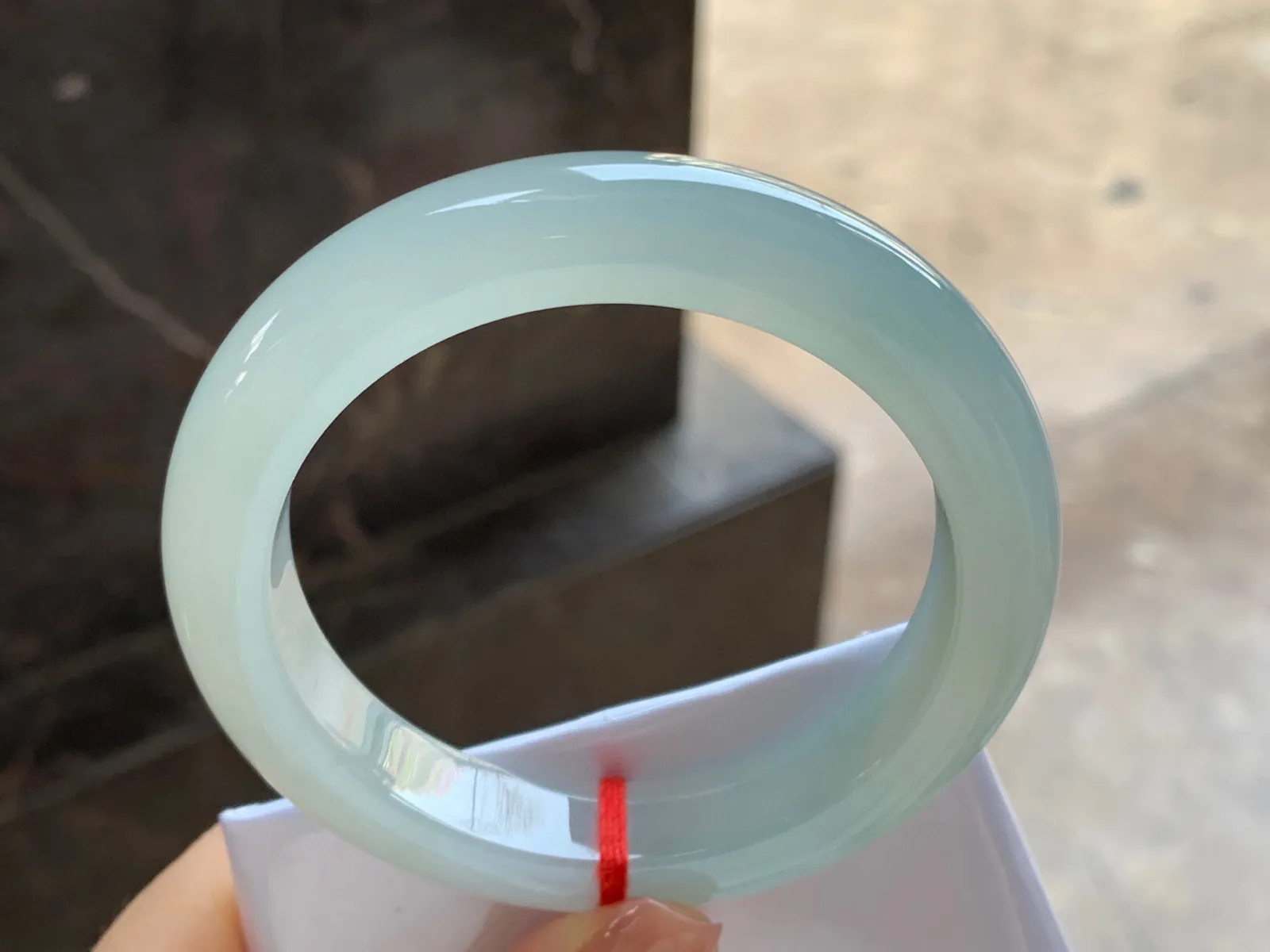 冰晴水手镯
尺寸：58.8-12-10mm
种水好 小清新