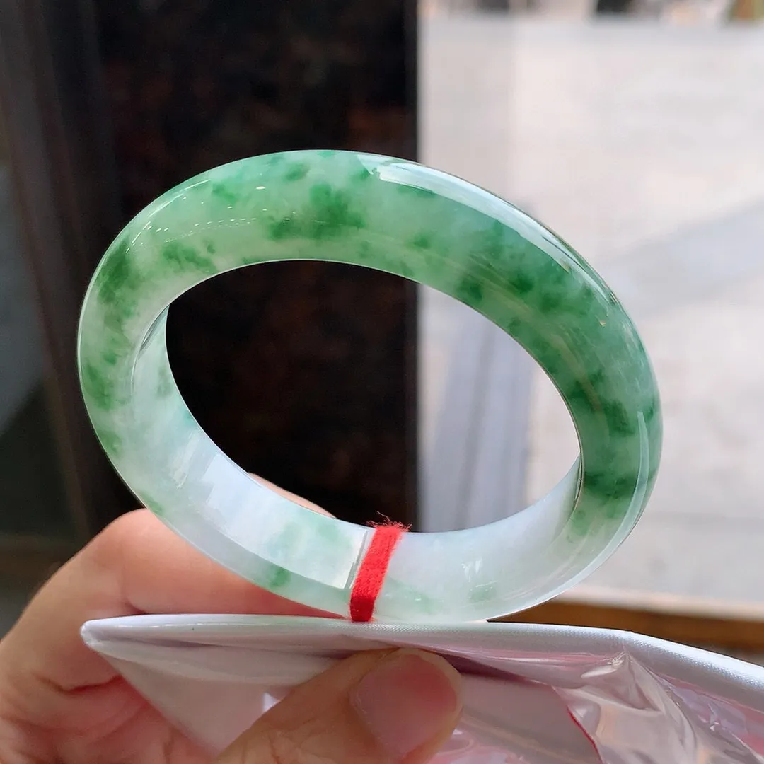 正圈冰糯飘花 无瑕 尺寸:53.9/12.9/8.6 花美