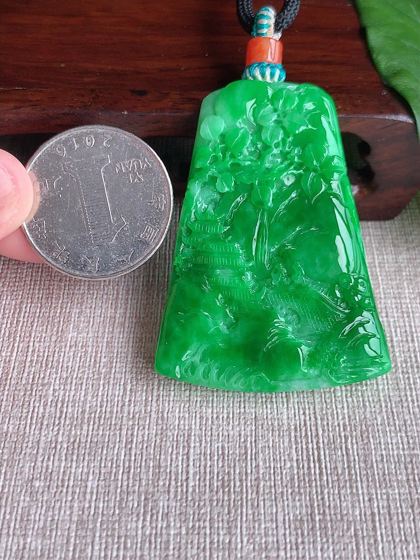 缅甸a货翡翠ddj老坑冰种飘阳绿意境山水牌吊坠  整体49.6×36.4×6.2mm 26.67