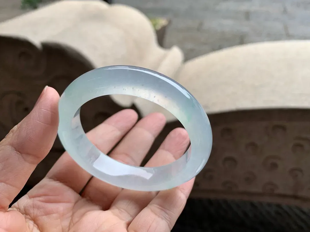正圈老坑玻璃种阳绿 无瑕 尺寸:52.5/11.7/8.7 种水好 起刚光️️